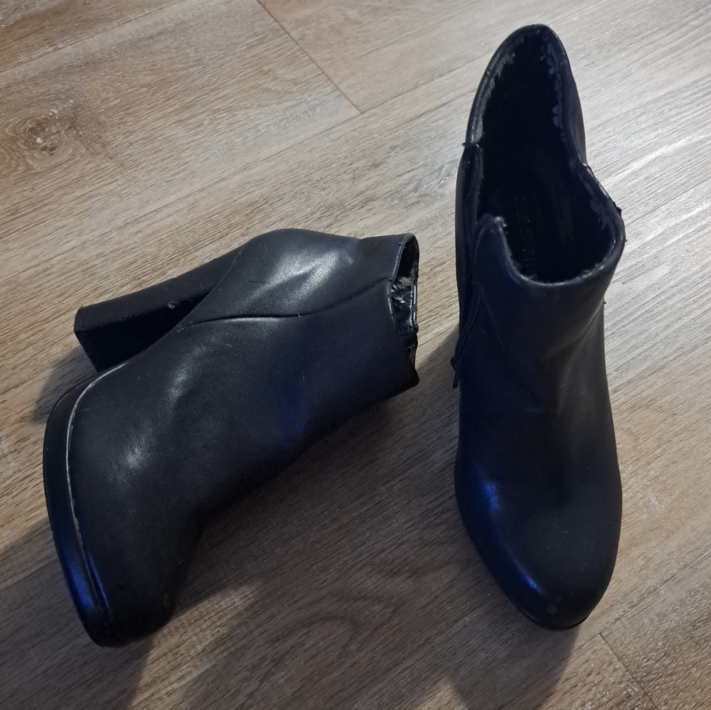 Call It Spring Black Ankle Boots Vegan Leather Inside Faux Leather Women Size 7
